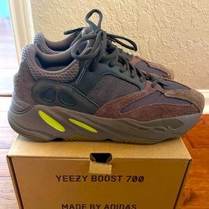 Selling almost brand new Yeezy